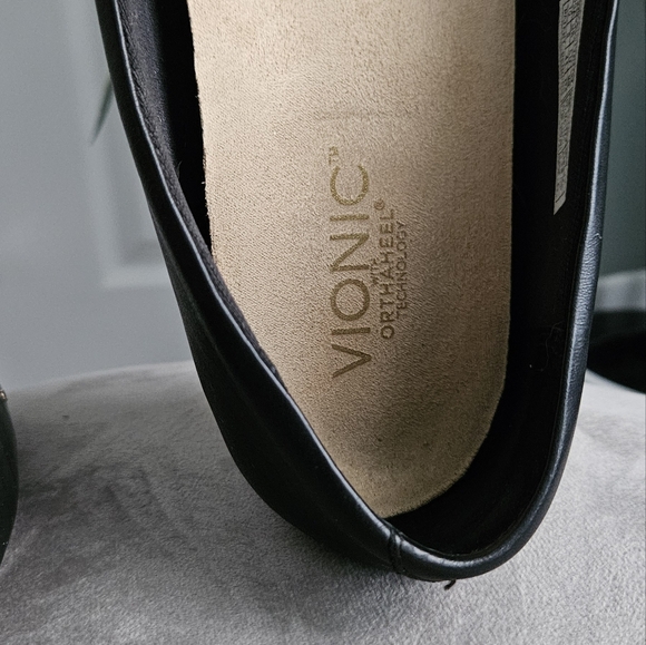 Vionic Bondi studded black leather flats - Picture 7 of 9